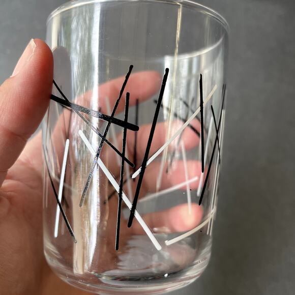 Set of 4 Vintage Libbey Glasses 2 Small 2 Tall Black White Abstract - Picture 8 of 9